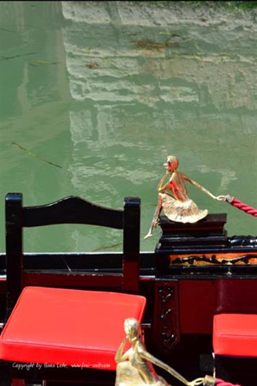 We explore Venice, DSE_8232_b_H490